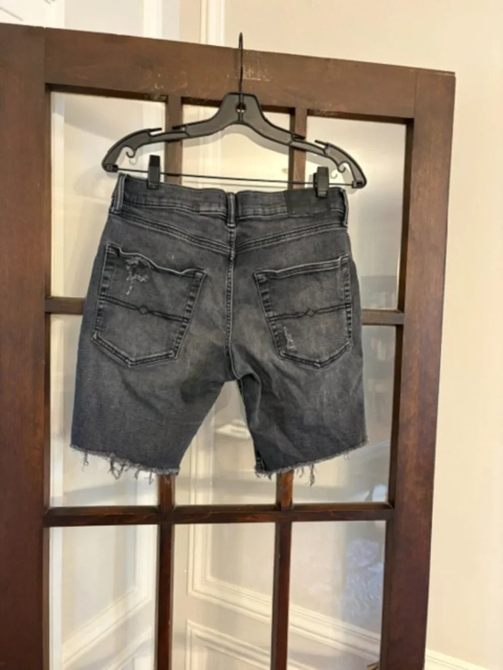 Lucky Brand Black Denim Distressed Athletic Straight Short, Size 31